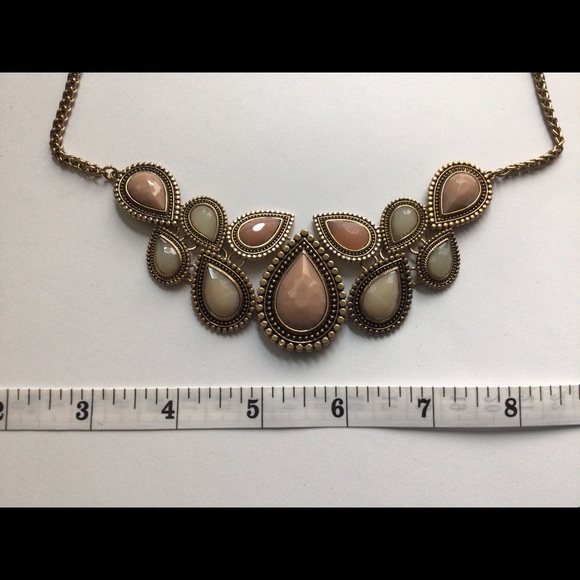 Teardrop bib necklace in Peach and Olive - Picture 5 of 6